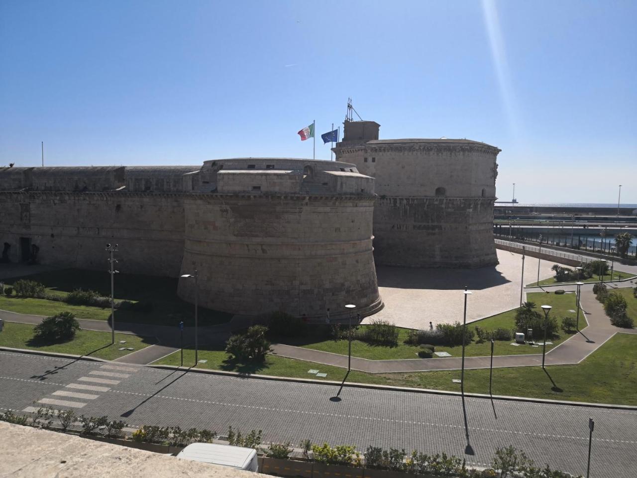 Casa Cavallotti - Modern Apartment Between Train Station And Port Civitavecchia Exterior photo